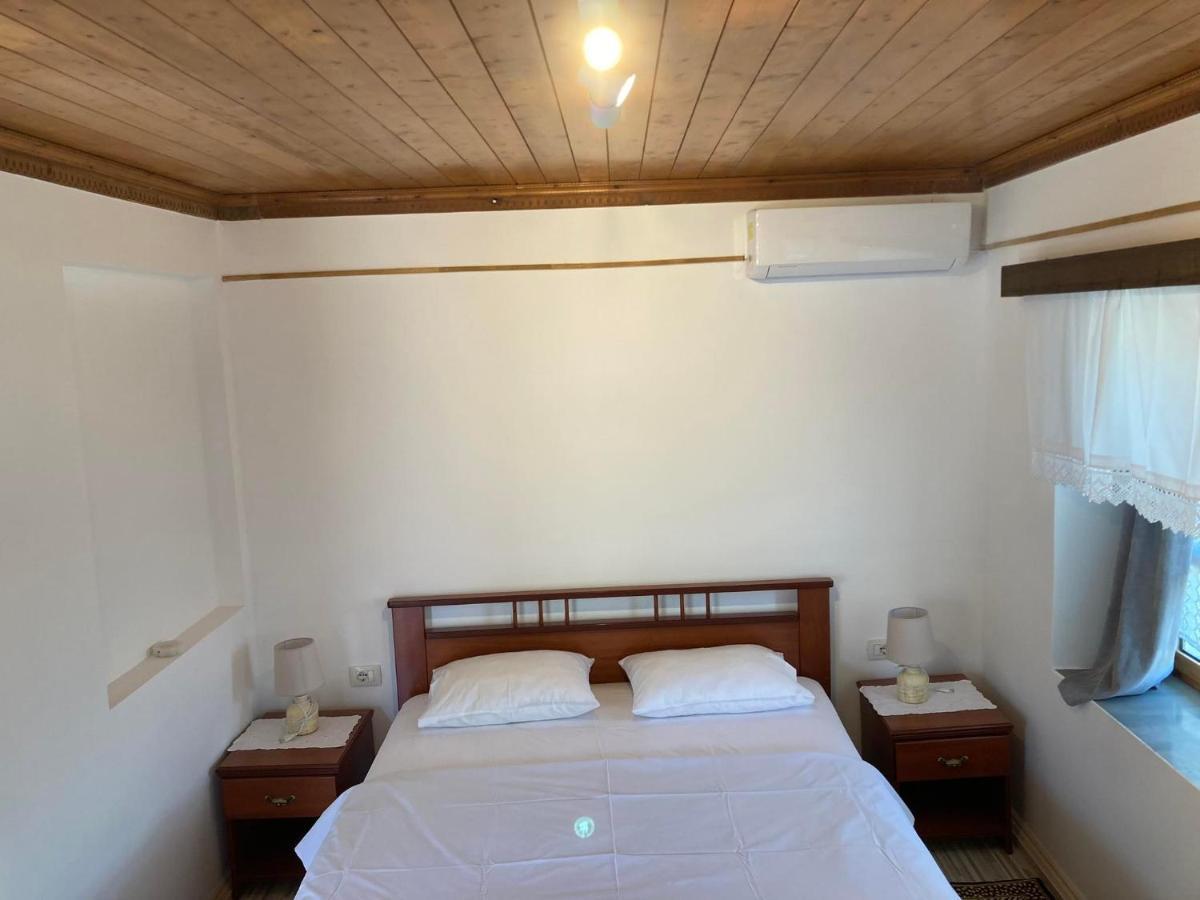 Sokaku I Te Marreve Guesthouse Gjirokaster Ngoại thất bức ảnh