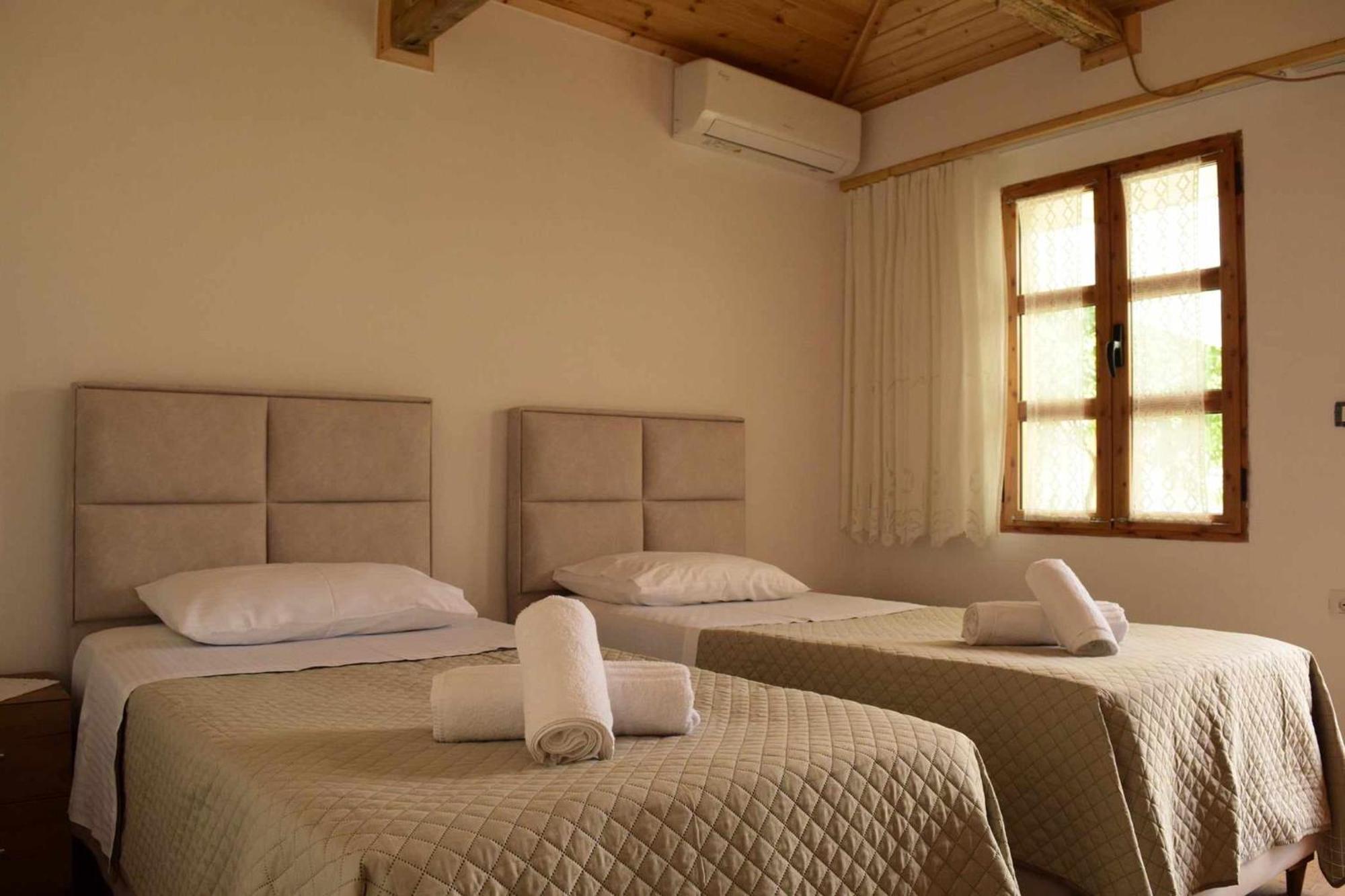 Sokaku I Te Marreve Guesthouse Gjirokaster Ngoại thất bức ảnh